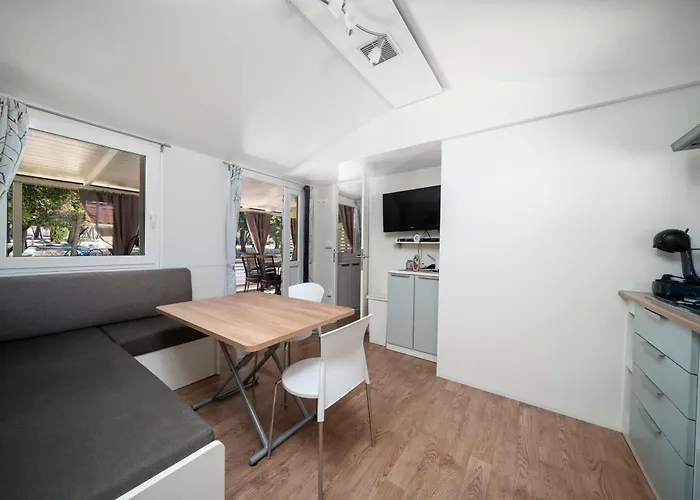 Кемпинг Azura Mobile Home, Биоград-на-Мору