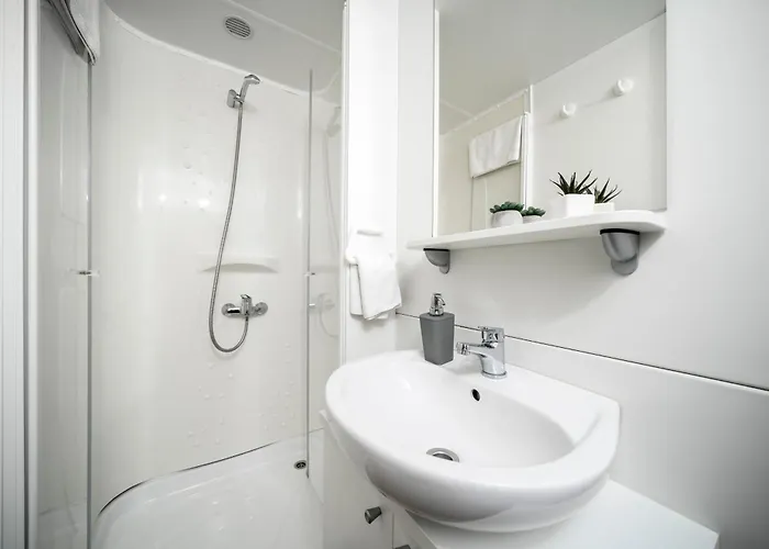 Azura Mobile Home, Кемпинг *