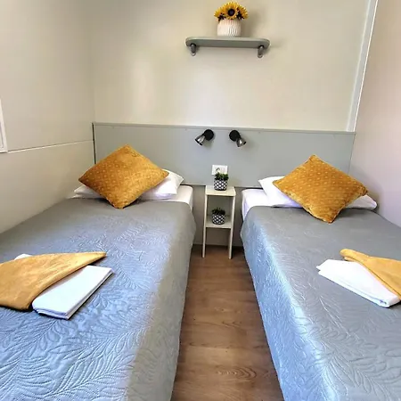 Azura Mobile Home, Park Soline Campingplatz *