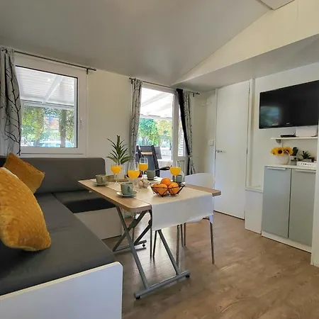 Azura Mobile Home, Park Soline